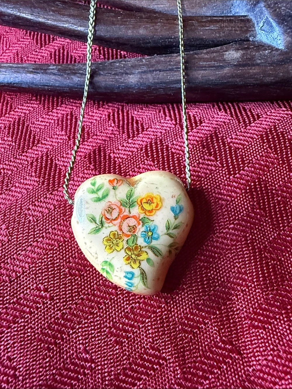 Vintage Avon Puffy Heart Floral Pendant Necklace, 15” Short Chain Girls / Choker